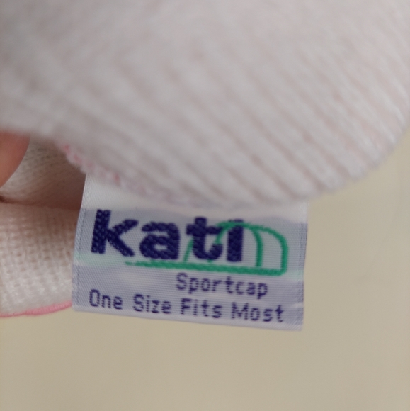 Realtree Woman's Ski Cap Pink Cammo - Picture 4 of 8